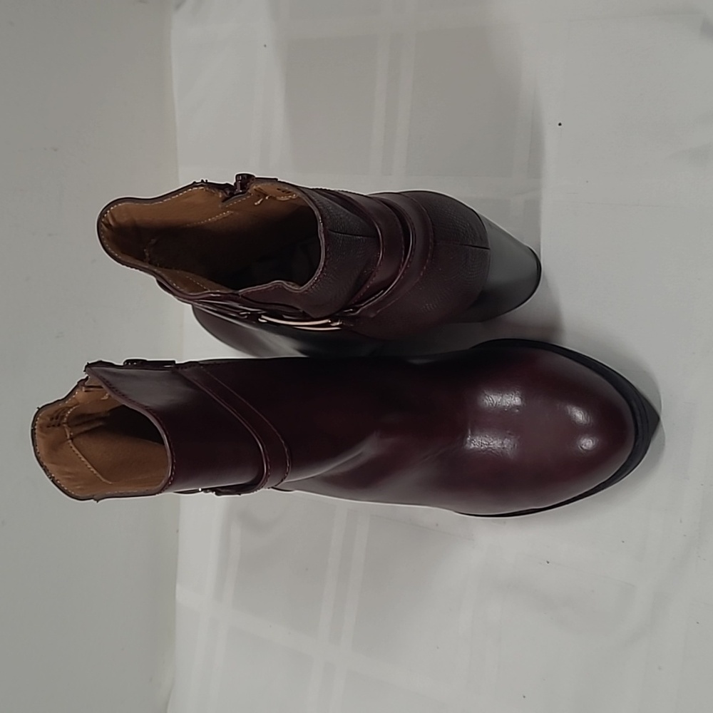 Cloud Walkers Women's Ankle Boot - Picture 12 of 12